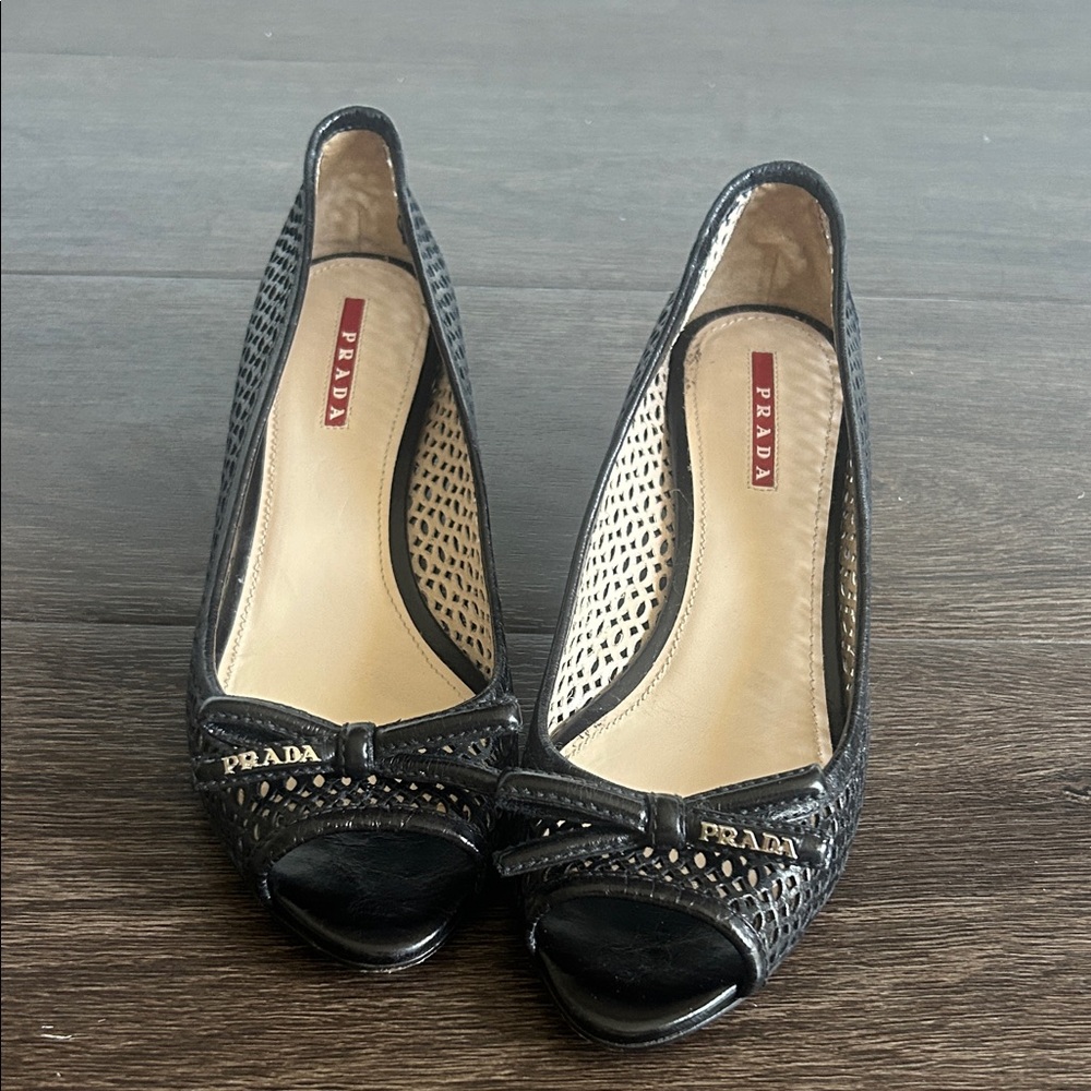 Prada Calzature Donna Peep Toe Bow Wedges size 6.5 (EU 37)